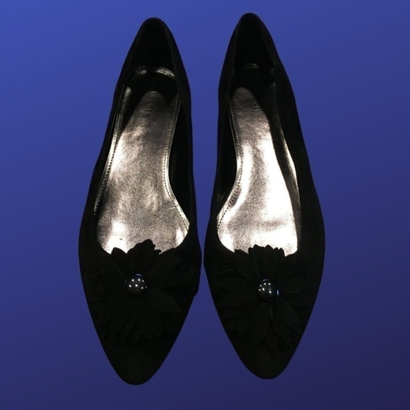 ALFANI Black Suede Pointed Toe Flat w/Flower embellishment, Women’s Size 10 - Picture 1 of 9